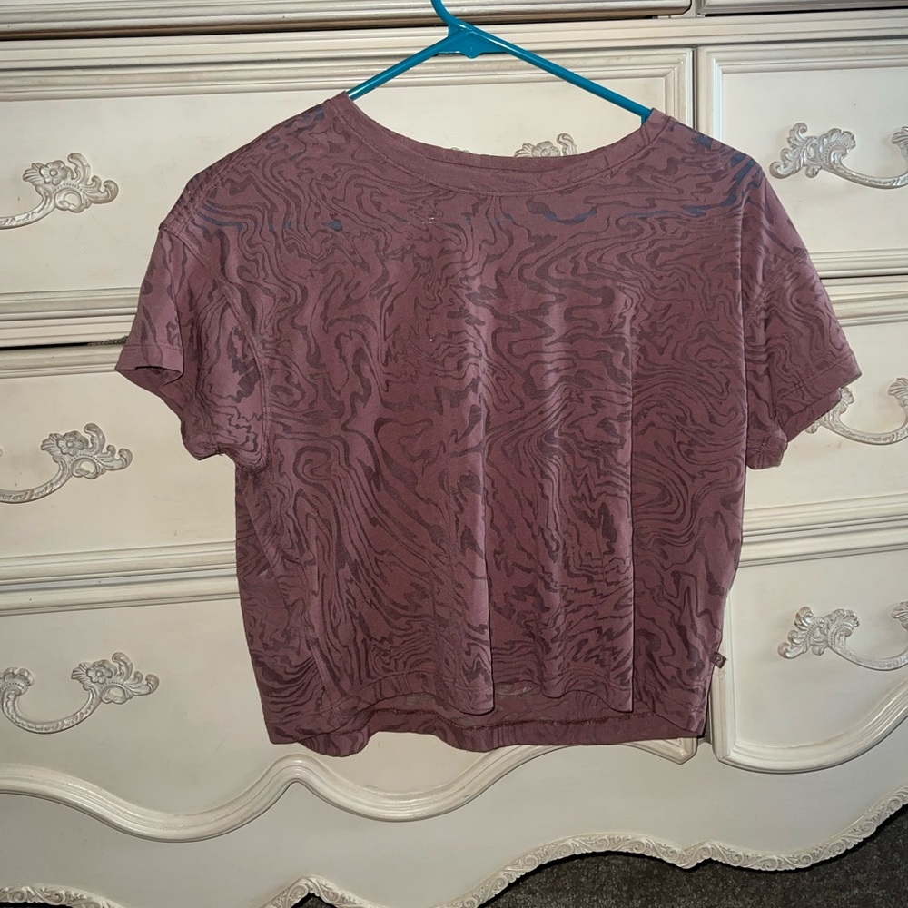 LULULEMON CROPPED TOP